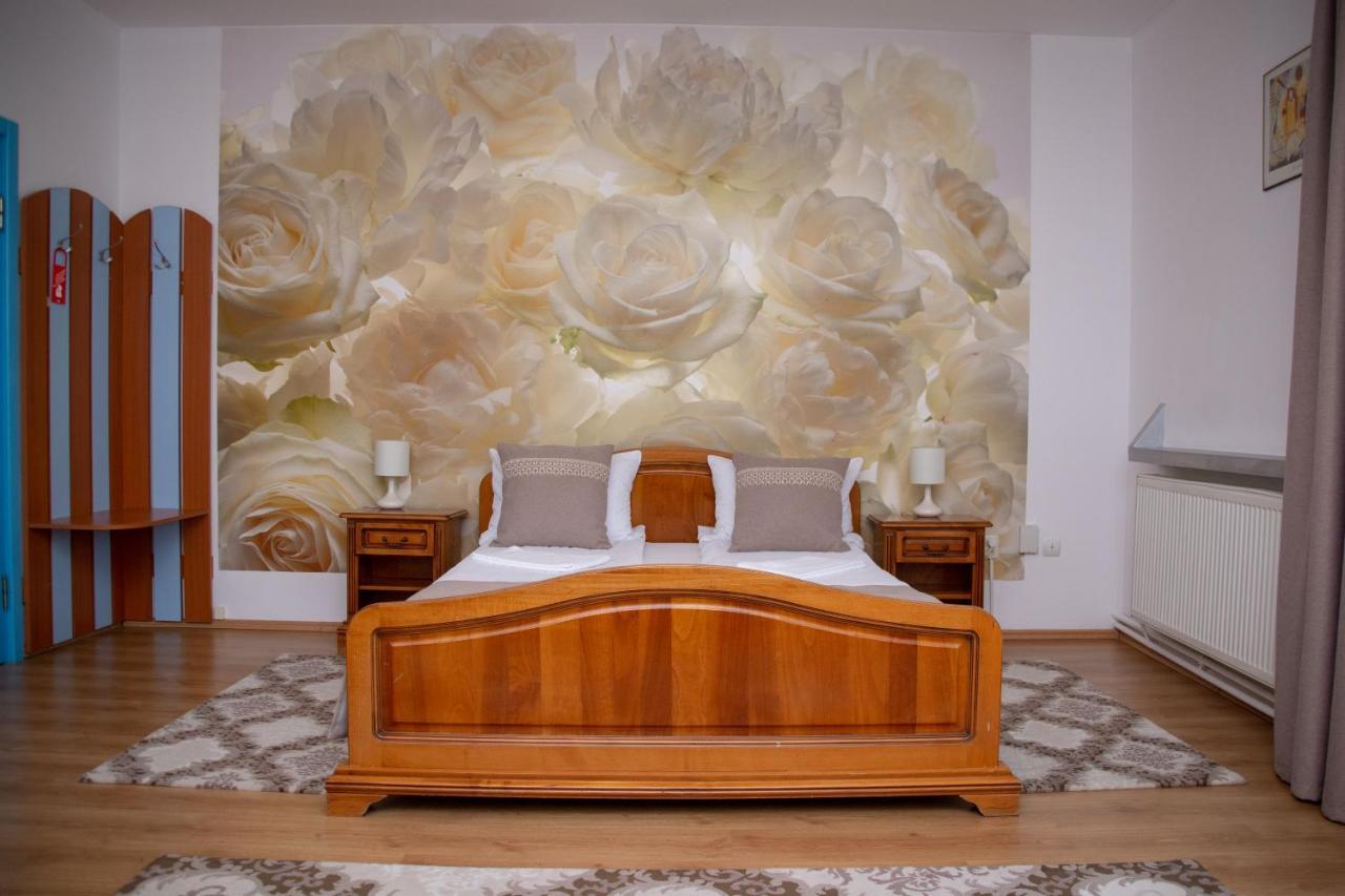 Motel Via Targu Mures Cristesti  Ngoại thất bức ảnh