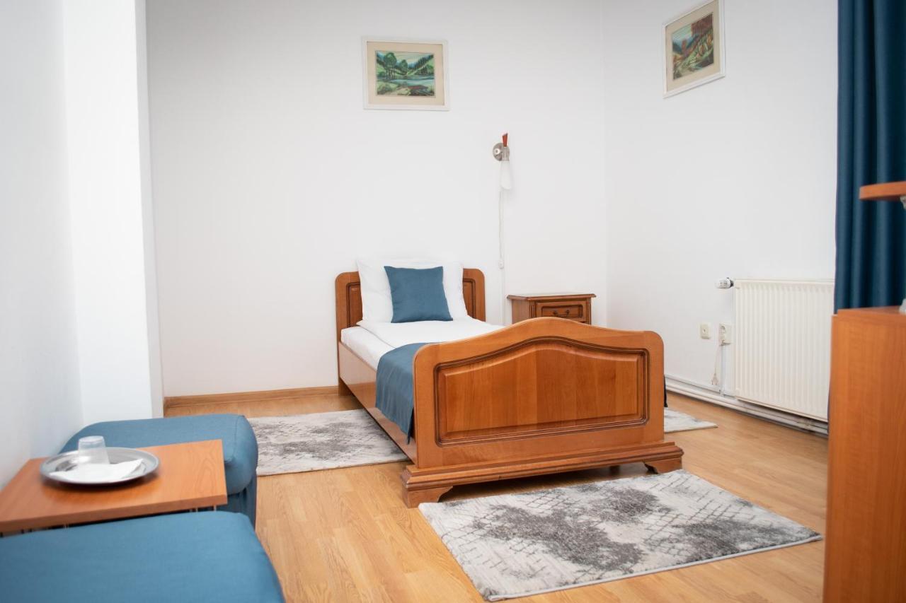 Motel Via Targu Mures Cristesti  Ngoại thất bức ảnh
