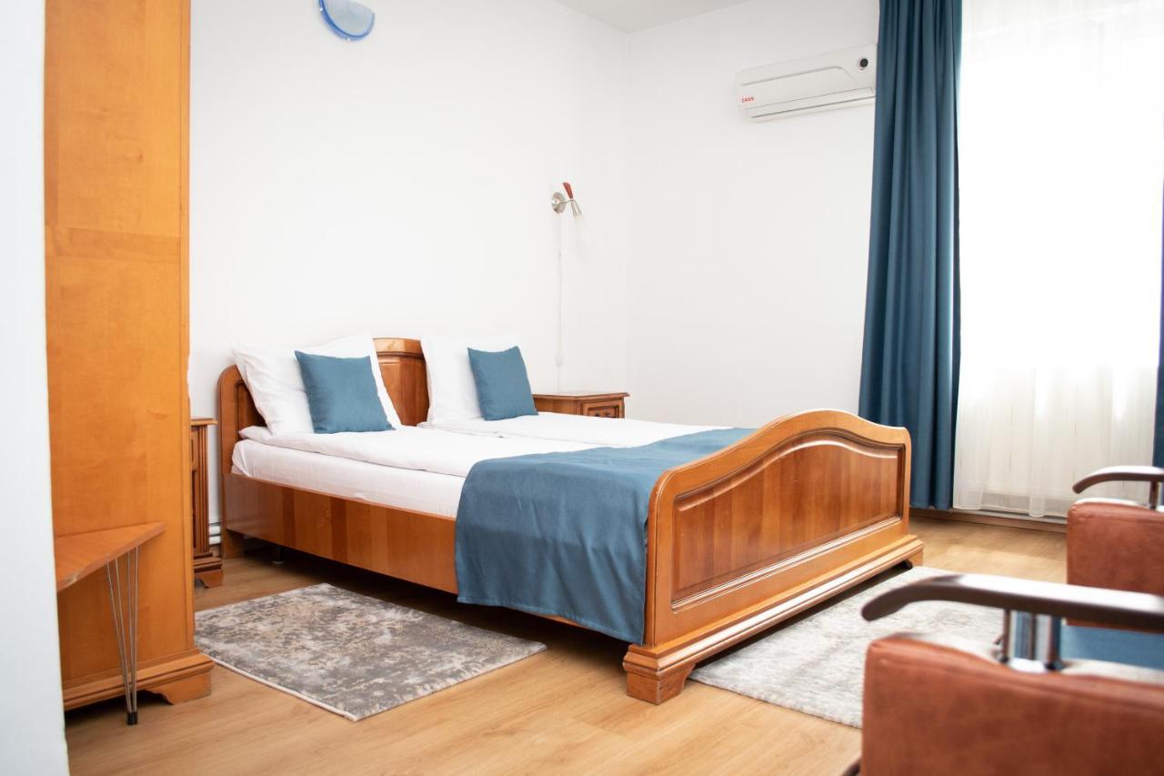 Motel Via Targu Mures Cristesti  Ngoại thất bức ảnh